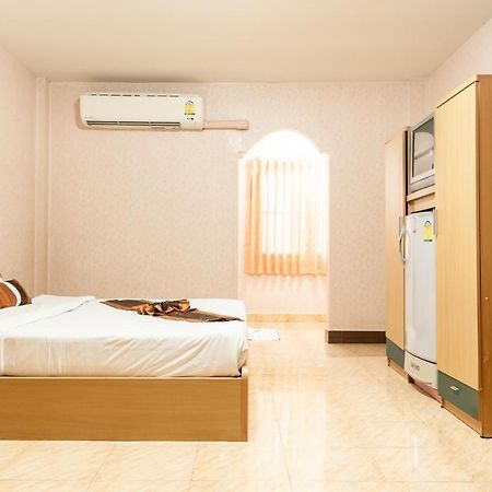 Pn Gold Resort Bang Saen Ngoại thất bức ảnh