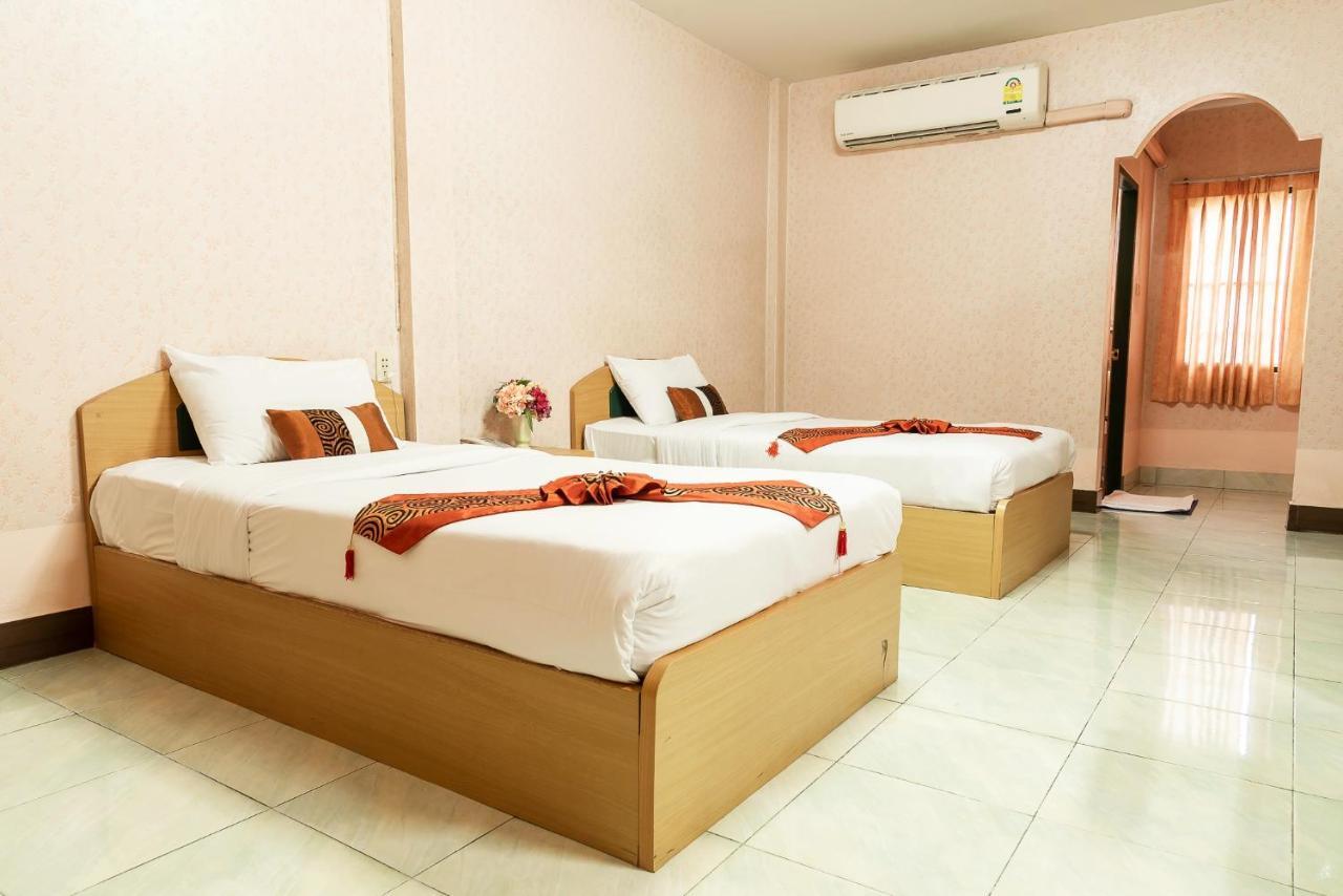 Pn Gold Resort Bang Saen Ngoại thất bức ảnh