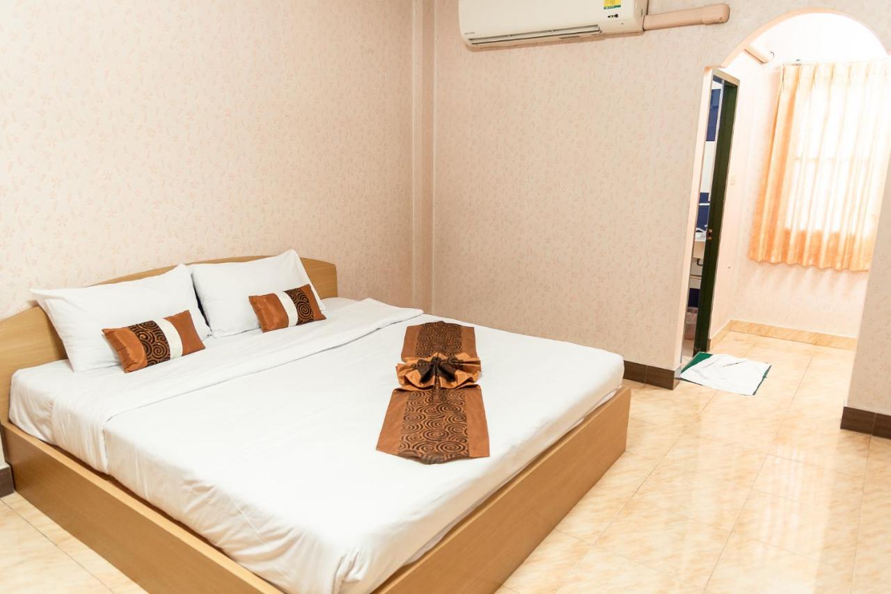 Pn Gold Resort Bang Saen Ngoại thất bức ảnh
