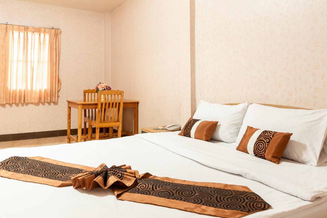 Pn Gold Resort Bang Saen Ngoại thất bức ảnh