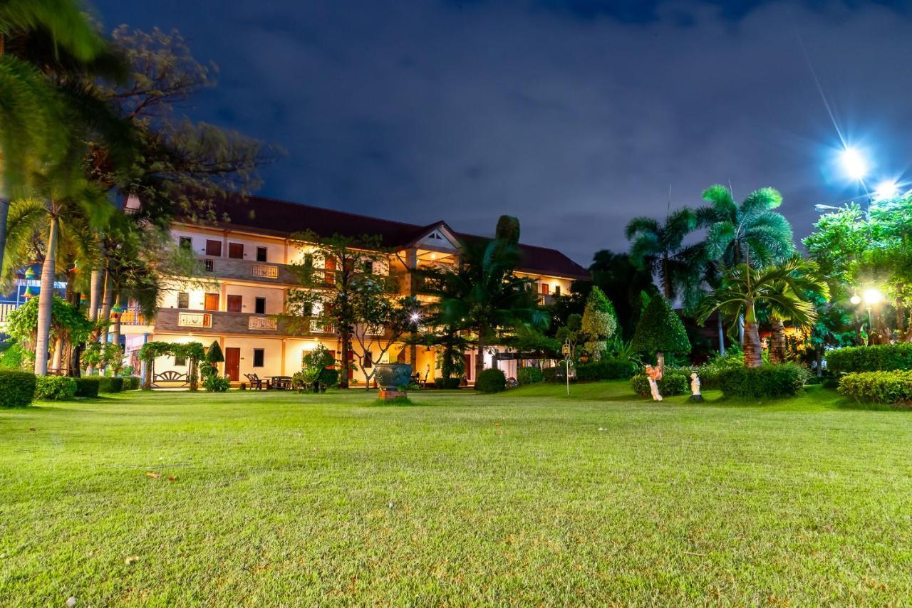 Pn Gold Resort Bang Saen Ngoại thất bức ảnh
