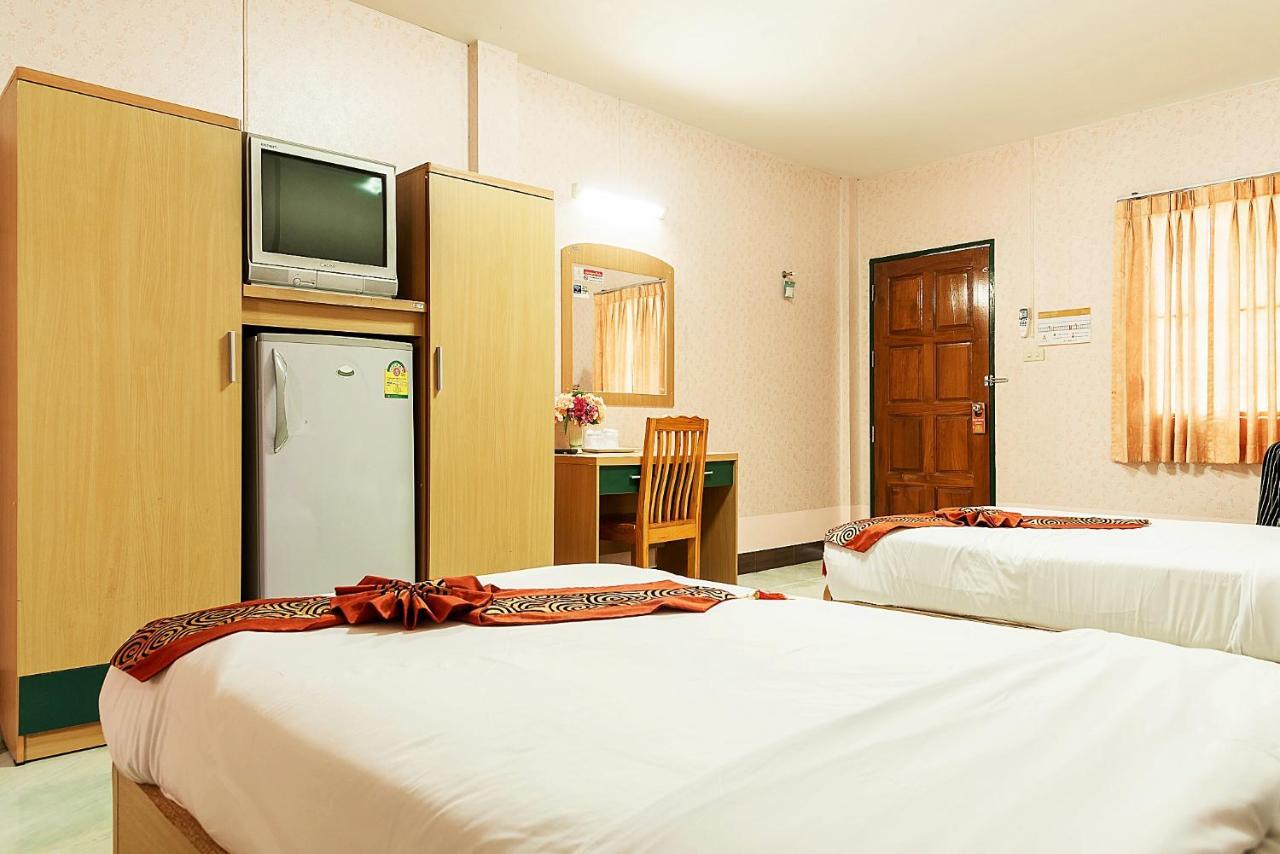 Pn Gold Resort Bang Saen Ngoại thất bức ảnh
