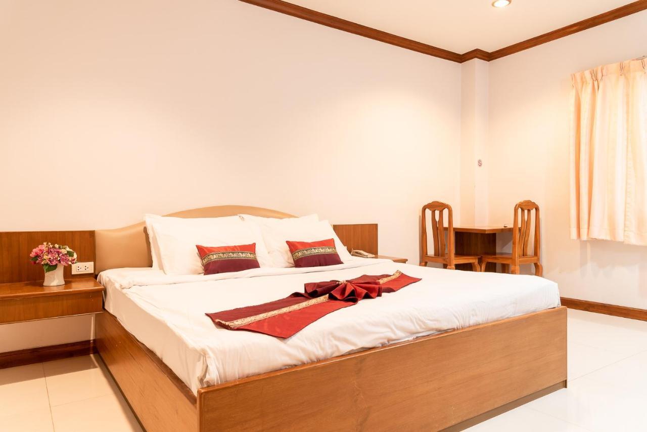 Pn Gold Resort Bang Saen Ngoại thất bức ảnh