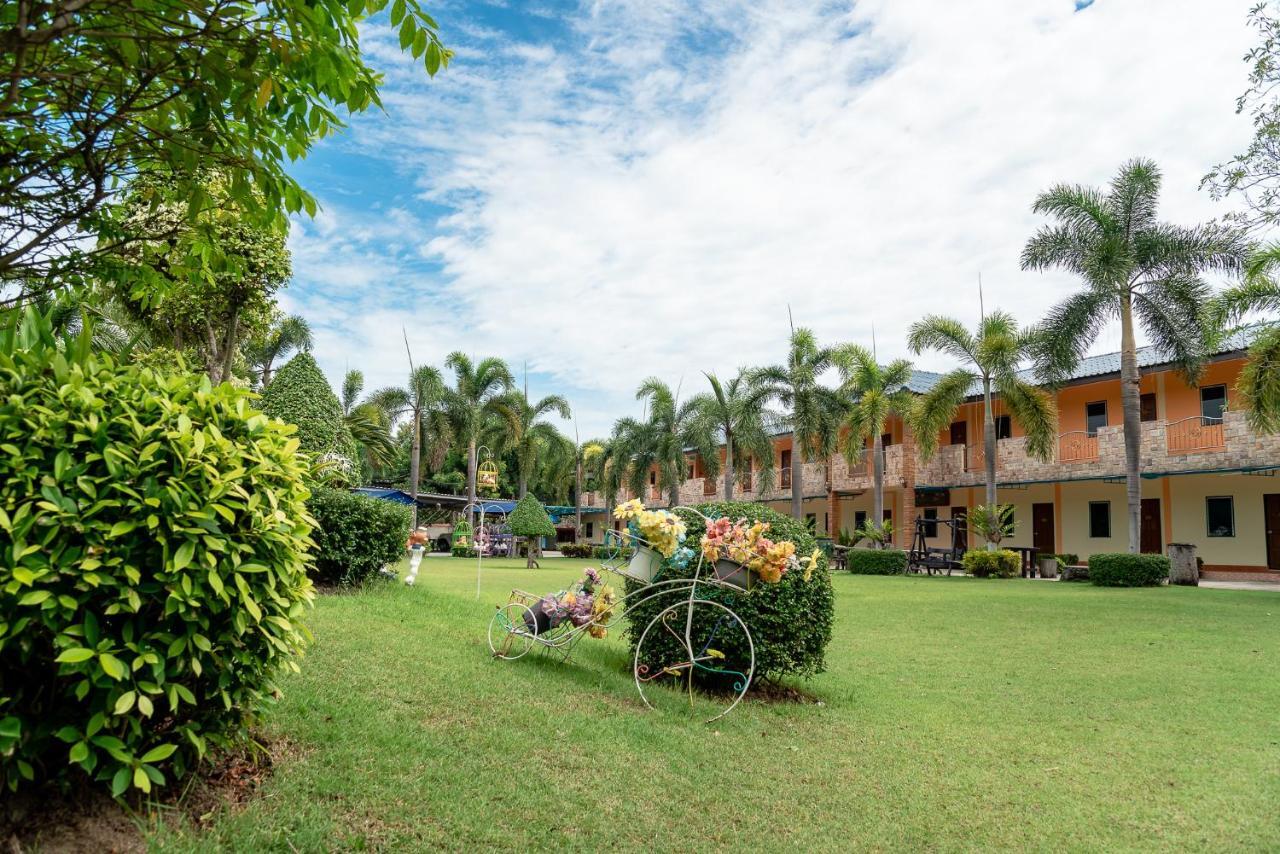 Pn Gold Resort Bang Saen Ngoại thất bức ảnh