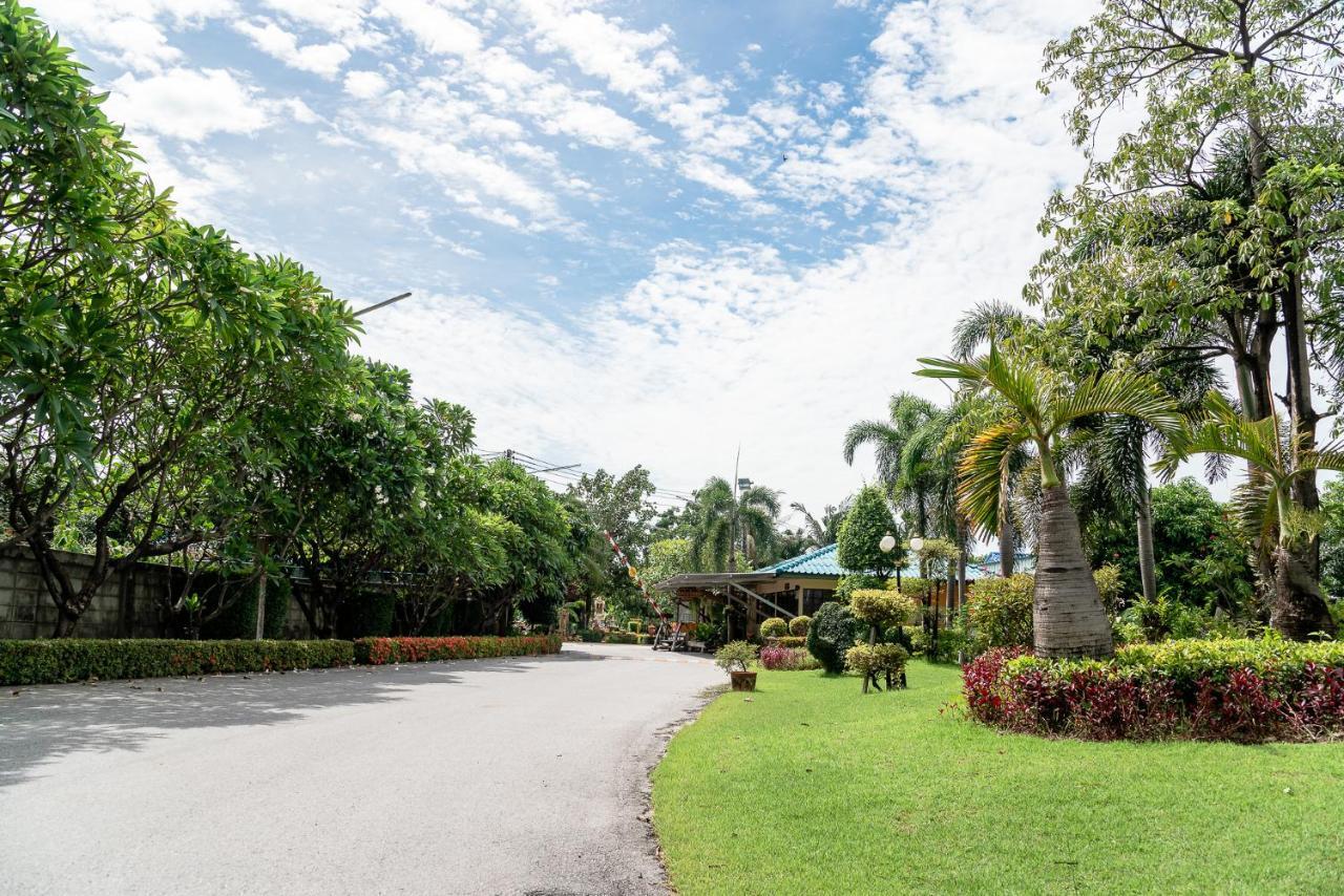 Pn Gold Resort Bang Saen Ngoại thất bức ảnh
