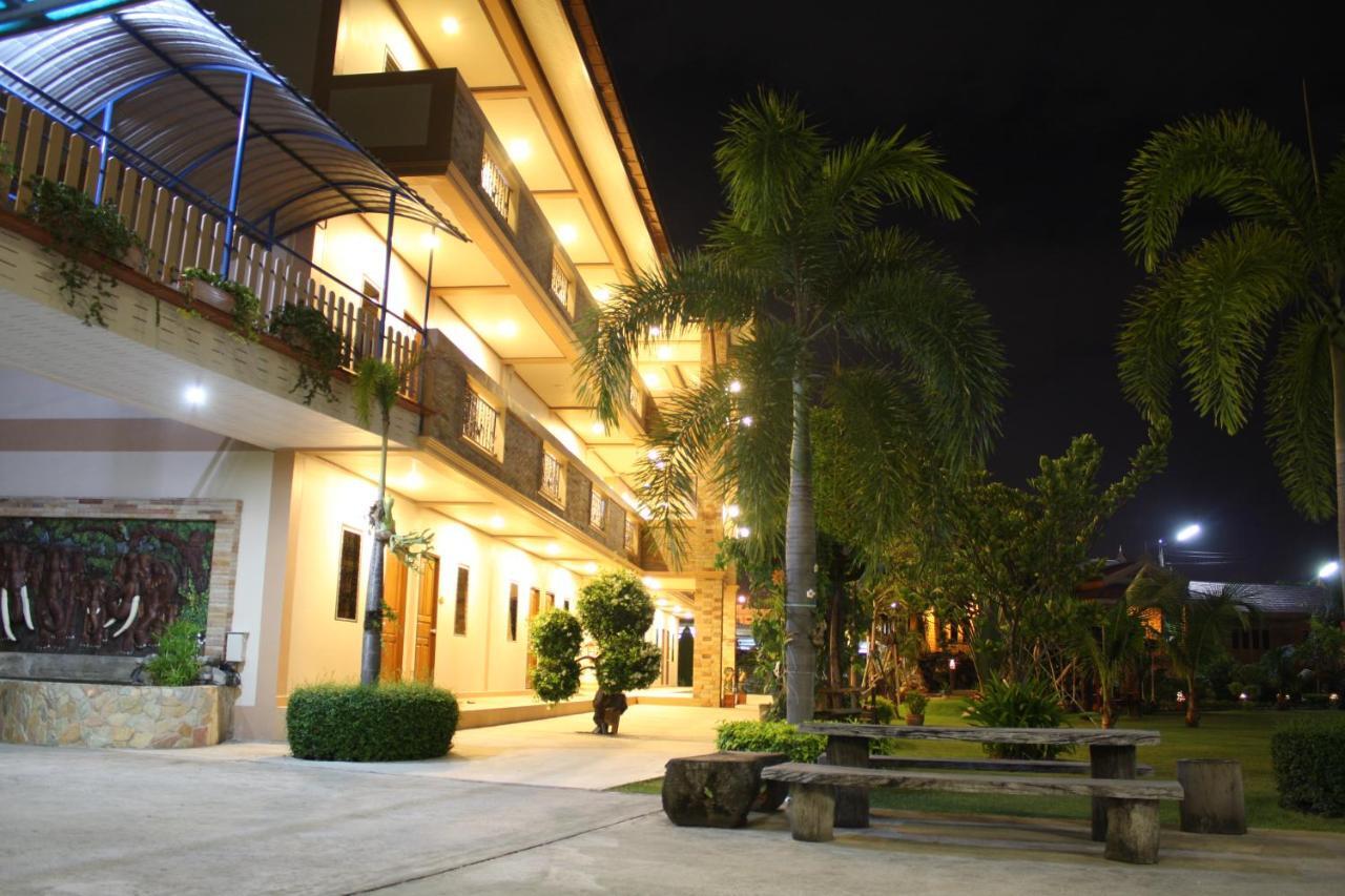 Pn Gold Resort Bang Saen Ngoại thất bức ảnh