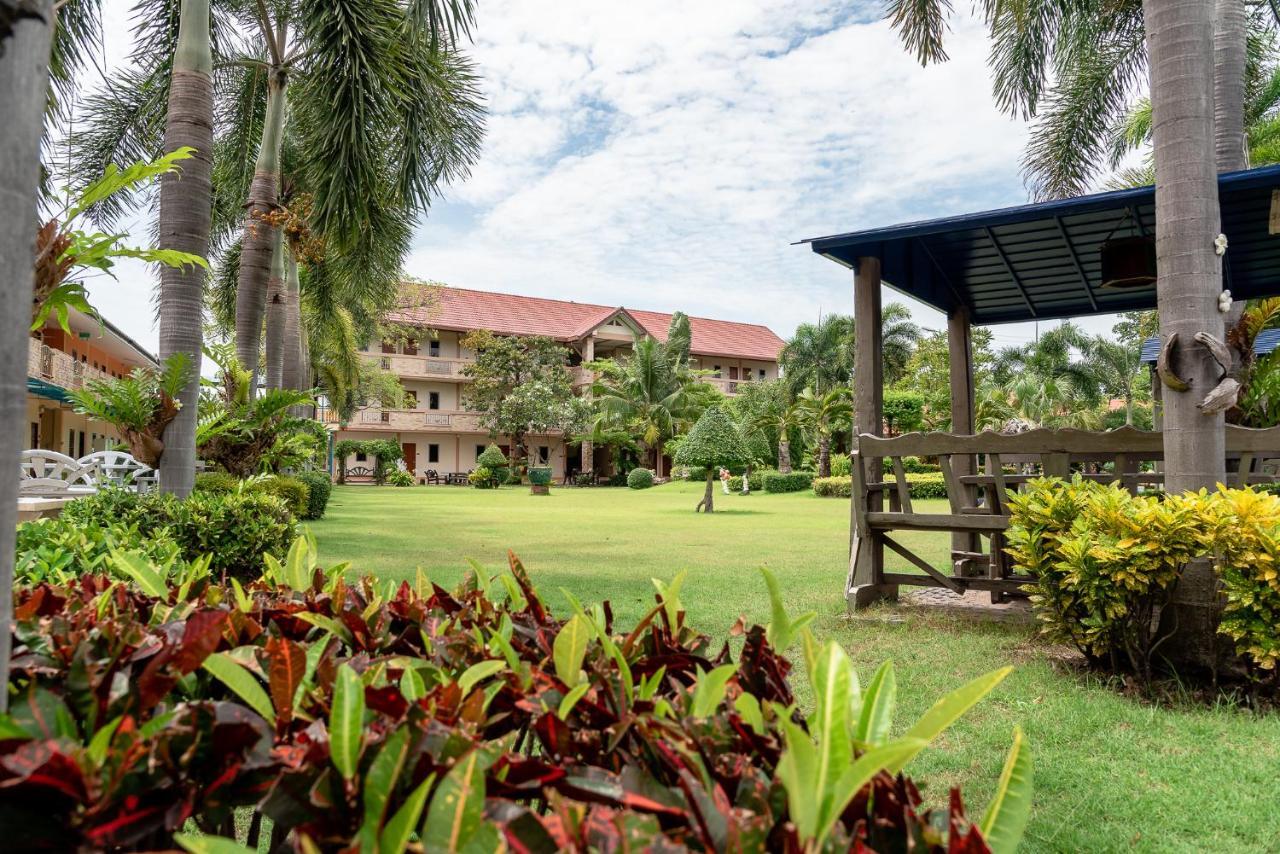 Pn Gold Resort Bang Saen Ngoại thất bức ảnh