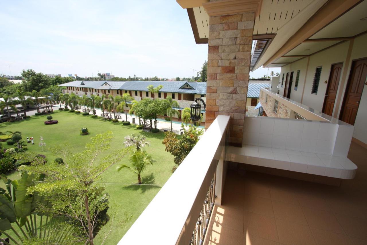 Pn Gold Resort Bang Saen Ngoại thất bức ảnh