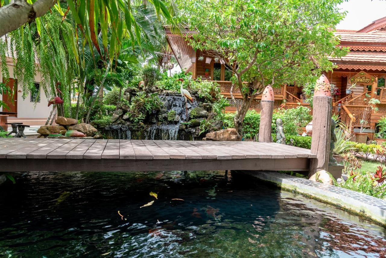 Pn Gold Resort Bang Saen Ngoại thất bức ảnh